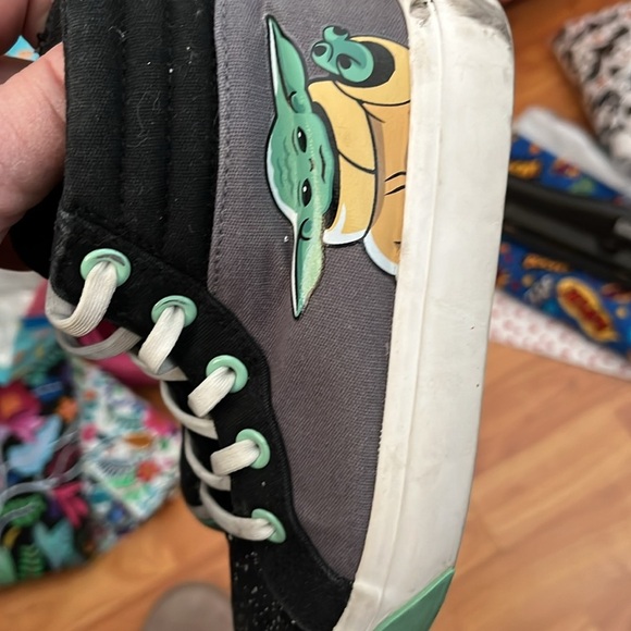 Ground Up Star Wars Mandalorian Grogu Yoda Shoes Size 11 - Picture 6 of 6
